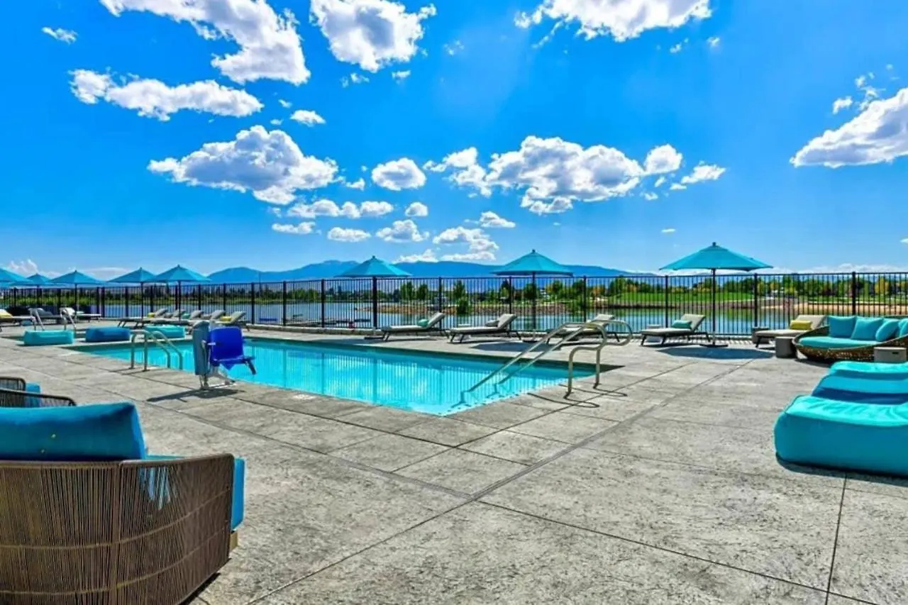 Apartment Designer Apt With Jacuzzi, Pool & Mountain Views Sparks