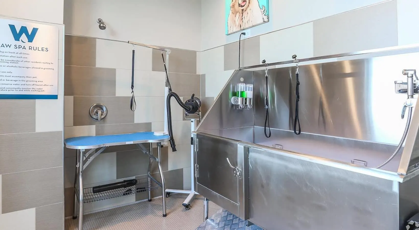 Designer Apt With Jacuzzi, Pool & Mountain Views Sparks 0*,  United States