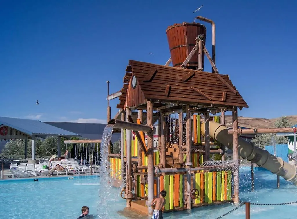 Apartment Designer Apt With Jacuzzi, Pool & Mountain Views Sparks